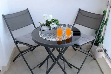 Bright One-Bedroom Apartment with Parking in Dubrovnik
