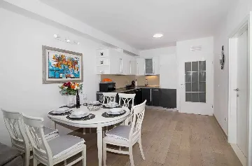 Bright One-Bedroom Apartment with Parking in Dubrovnik