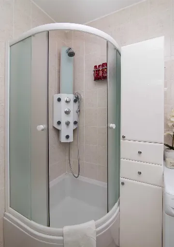 Bright One-Bedroom Apartment with Parking in Dubrovnik