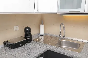 Bright One-Bedroom Apartment with Parking in Dubrovnik