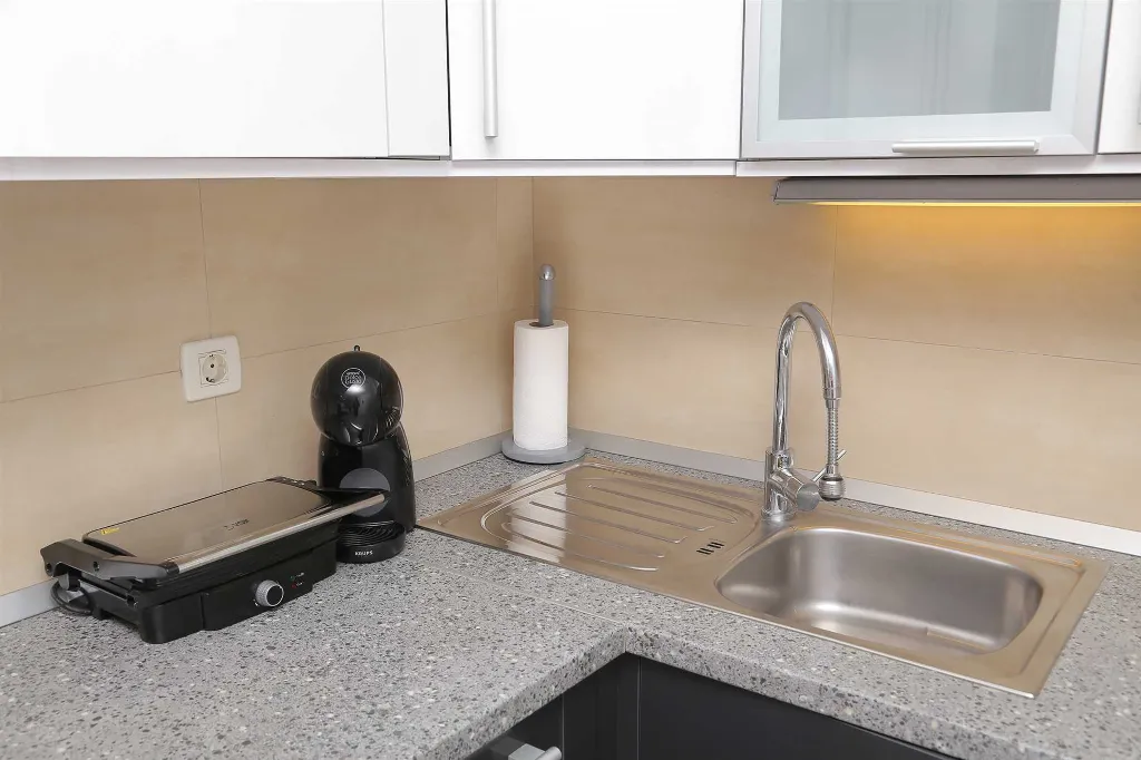 Bright One-Bedroom Apartment with Parking in Dubrovnik