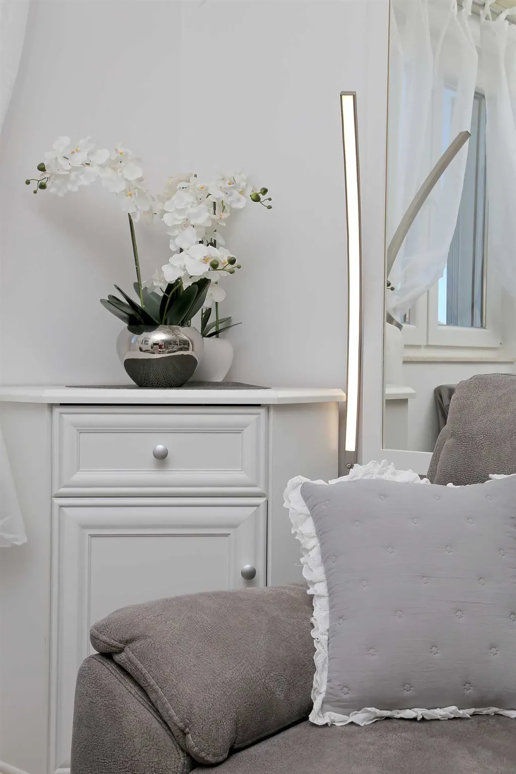 Bright One-Bedroom Apartment with Parking in Dubrovnik