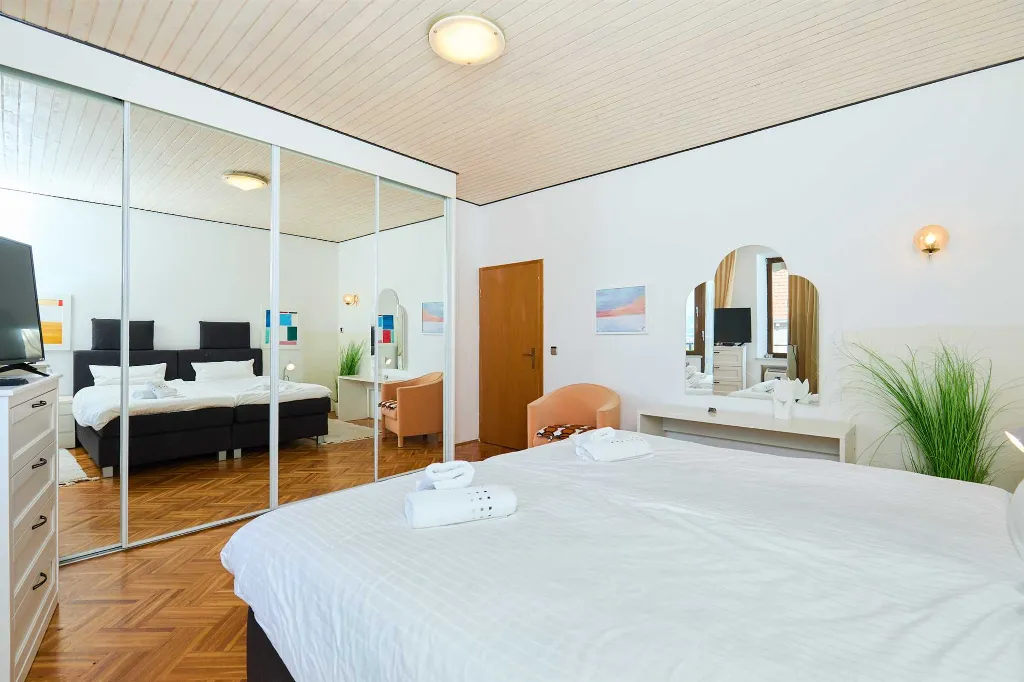 Dubrovnik Double Room with Balcony and External Bath