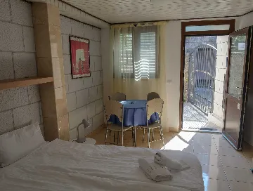 Dubrovnik Studio Apartment for 2 Guests