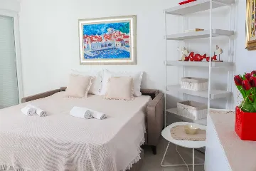 Dubrovnik 1-Bedroom Apartment with Sea Views