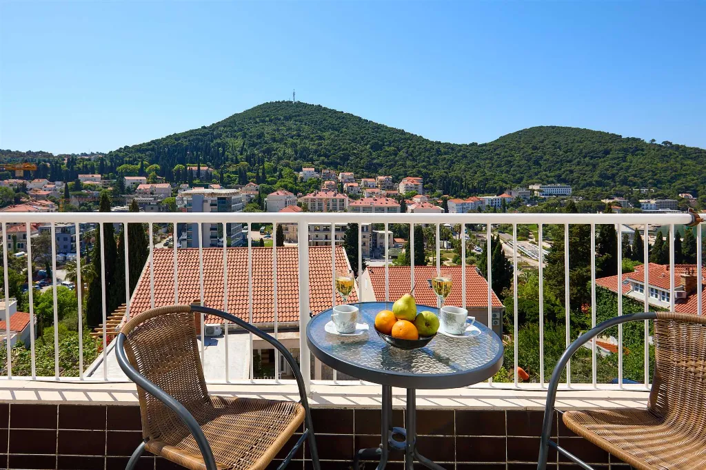 Dubrovnik 1-Bedroom Apartment with Balcony Sea Views