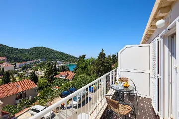 Dubrovnik 1-Bedroom Apartment with Balcony Sea Views