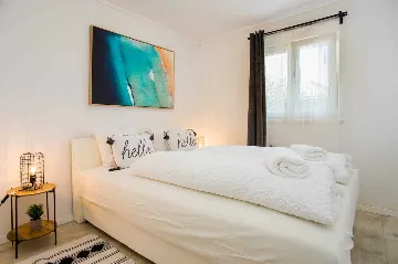 3-Bedroom Apartment in Ston with Free Parking