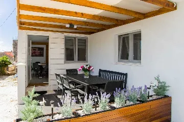 3-Bedroom Apartment in Ston with Free Parking