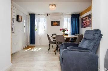 3-Bedroom Apartment in Ston with Free Parking