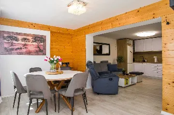 3-Bedroom Apartment in Ston with Free Parking