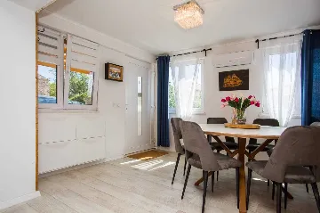 3-Bedroom Apartment in Ston with Free Parking