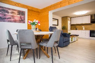 3-Bedroom Apartment in Ston with Free Parking