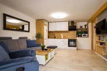 3-Bedroom Apartment in Ston with Free Parking