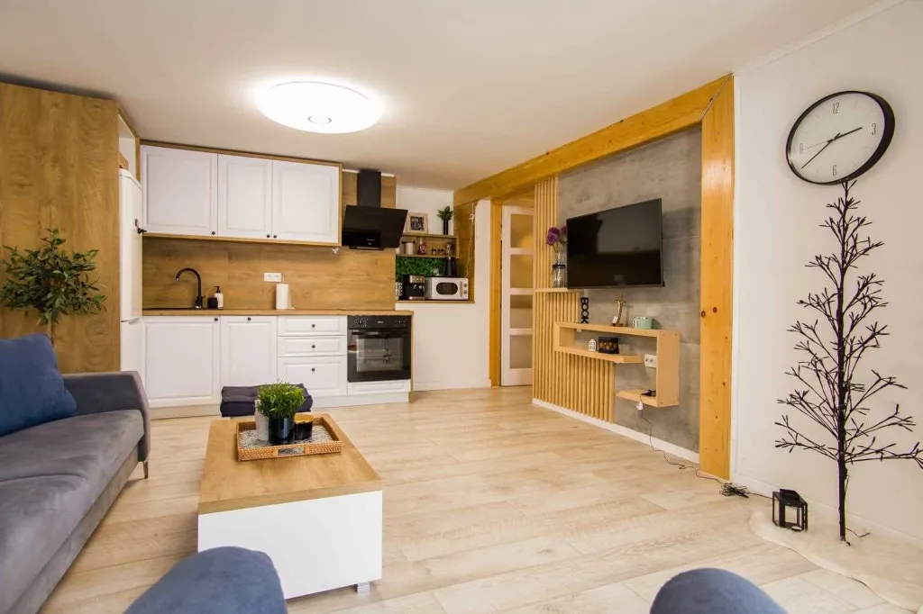 3-Bedroom Apartment in Ston with Free Parking