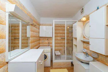2-Bedroom Apartment for 4 in Dubrovnik