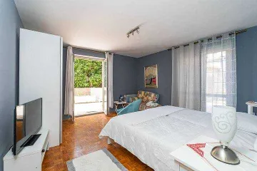 2-Bedroom Apartment for 4 in Dubrovnik