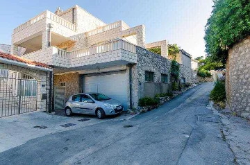 2-Bedroom Apartment for 4 in Dubrovnik