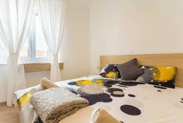 Dubrovnik 2-Bedroom Apartment for Up to 4 Guests