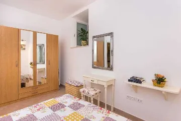 Dubrovnik 1-Bedroom Apartment for Up to 5 Guests