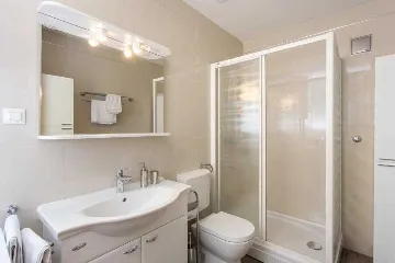 Dubrovnik 1-Bedroom Apartment for Up to 5 Guests