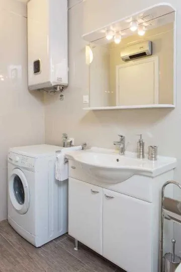 Dubrovnik 1-Bedroom Apartment for Up to 5 Guests