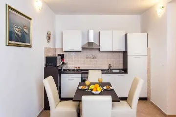 Dubrovnik 1-Bedroom Apartment for Up to 5 Guests