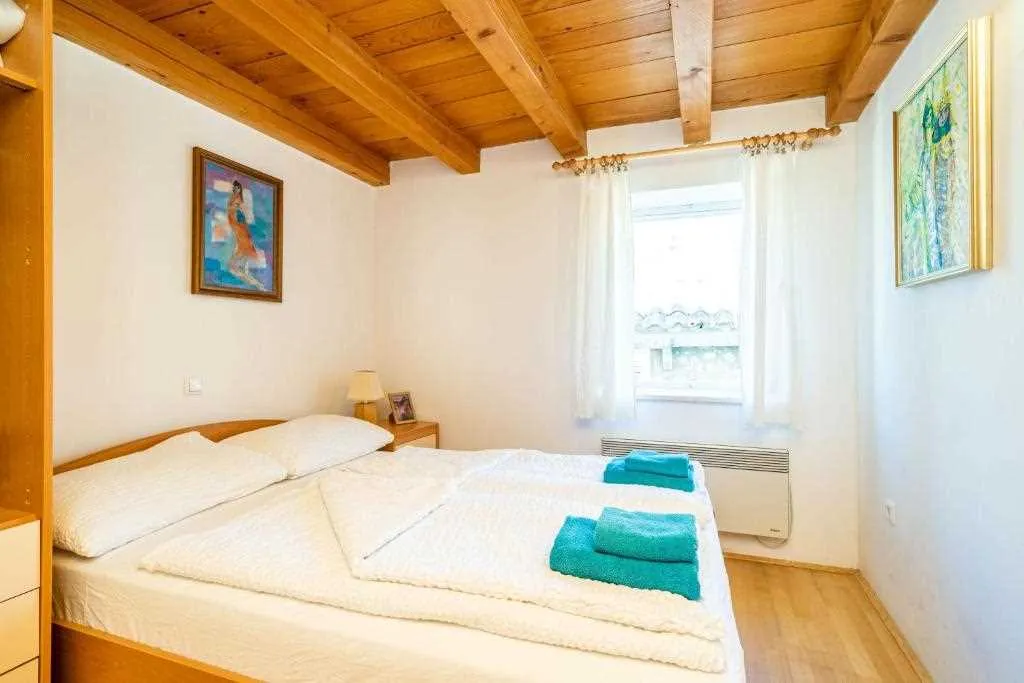 Dubrovnik Duplex Apartment for Up to 5 Guests