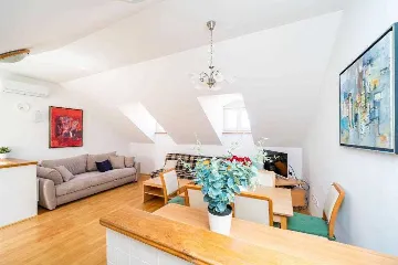 Dubrovnik Duplex Apartment for Up to 5 Guests