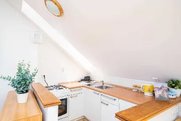 Dubrovnik Duplex Apartment for Up to 5 Guests