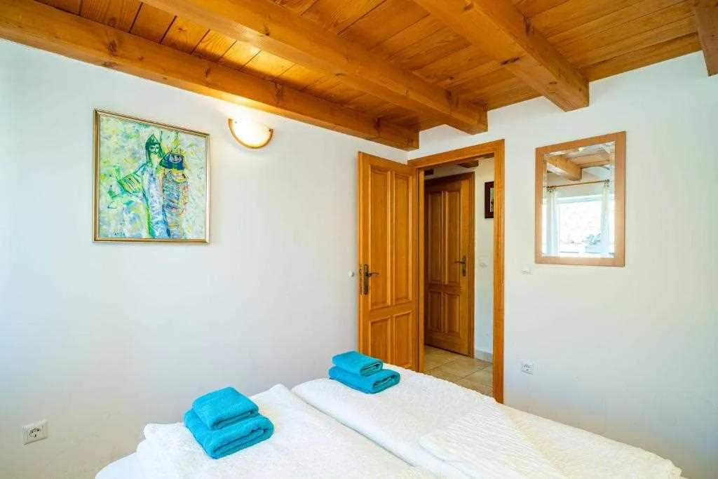 Dubrovnik Duplex Apartment for Up to 5 Guests