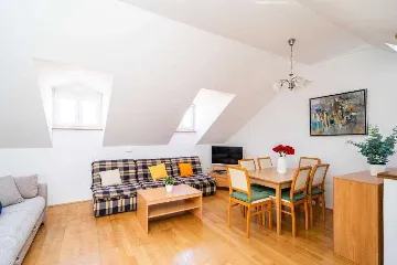 Dubrovnik Duplex Apartment for Up to 5 Guests