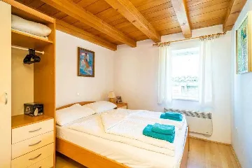 Dubrovnik Duplex Apartment for Up to 5 Guests