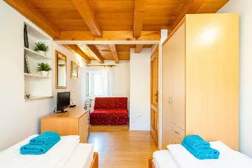 Dubrovnik Duplex Apartment for Up to 5 Guests