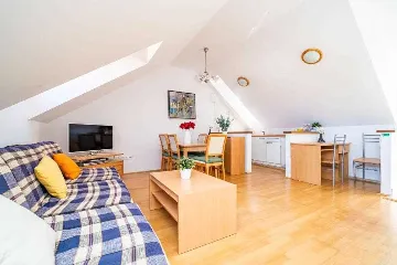 Dubrovnik Duplex Apartment for Up to 5 Guests