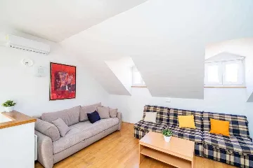 Dubrovnik Duplex Apartment for Up to 5 Guests