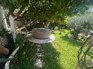 Dubrovnik (Gruž) Apartment with Garden Hot Tub for 5