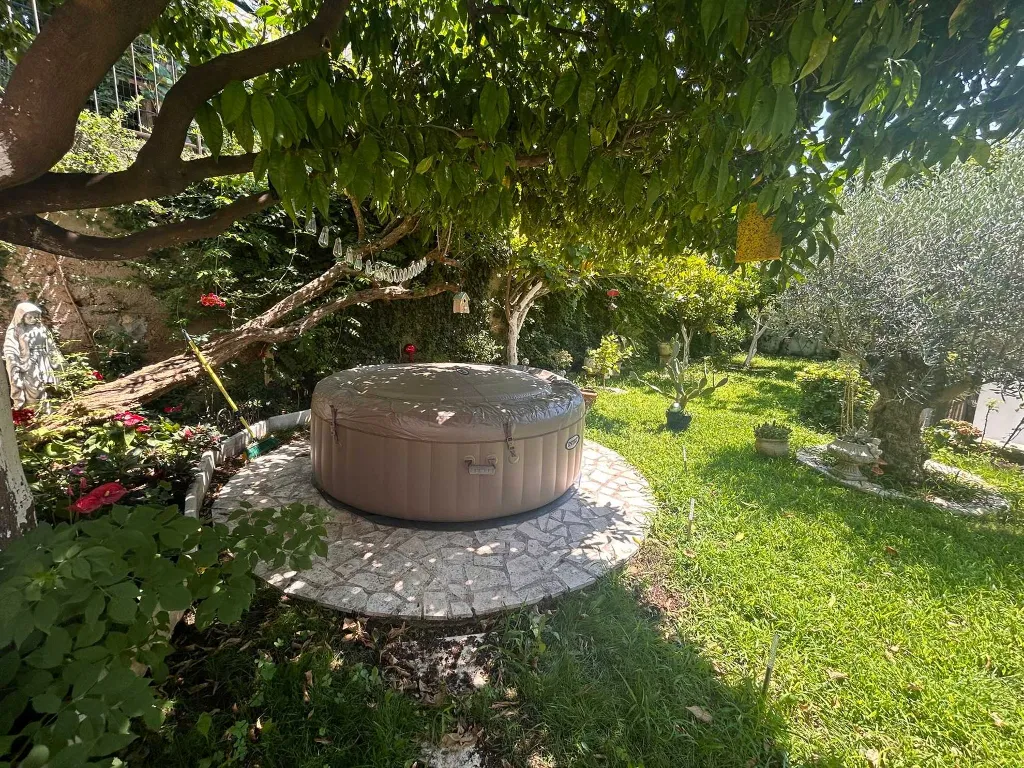 Dubrovnik (Gruž) Apartment with Garden Hot Tub for 5