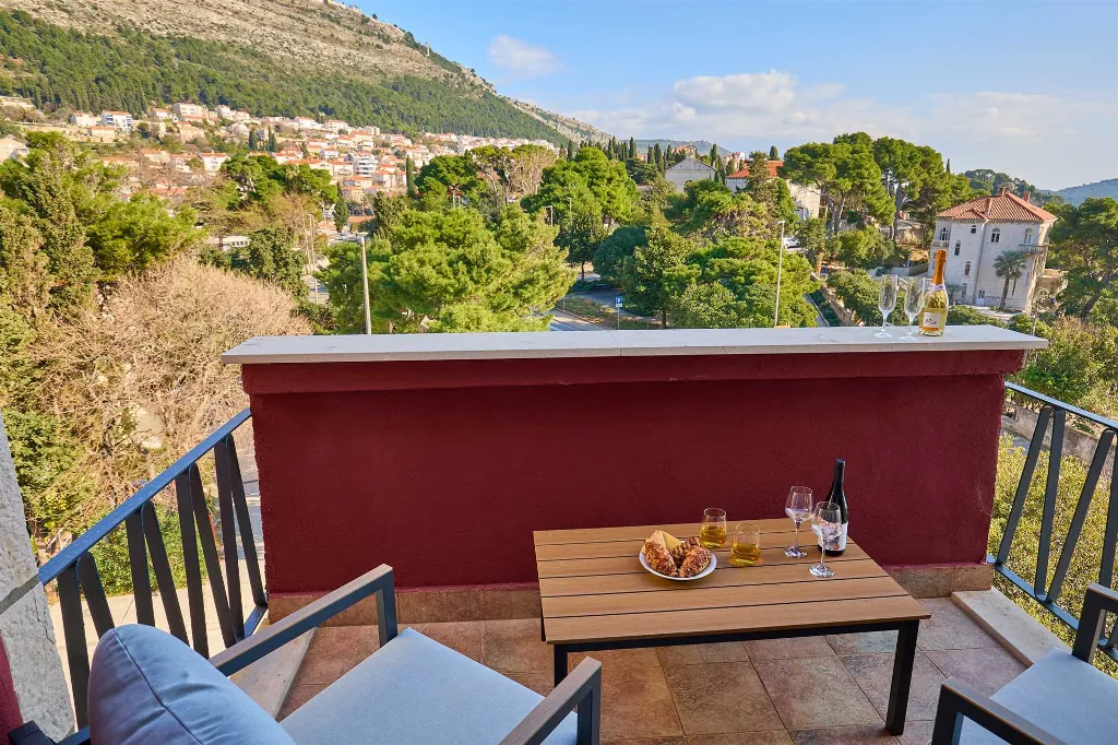 2-Bedroom Apartment in Dubrovnik for 5 Guests