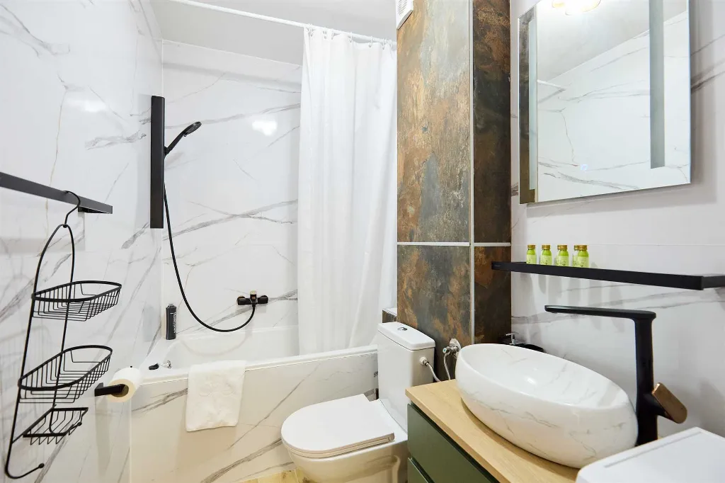 Dubrovnik Lapad Apartment for Up to 4 with Balcony Views