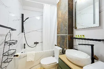 Dubrovnik Lapad Apartment for Up to 4 with Balcony Views