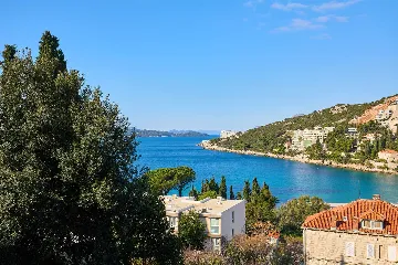 Dubrovnik Lapad Apartment for Up to 4 with Balcony Views
