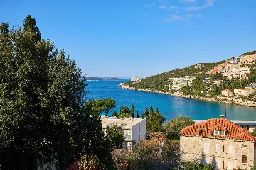 Dubrovnik Lapad Apartment for Up to 4 with Balcony Views