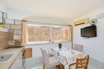 Dubrovnik City Apartment for 3 Guests