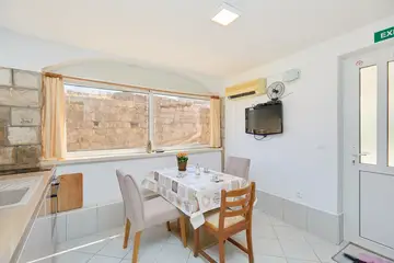 Dubrovnik City Apartment for 3 Guests