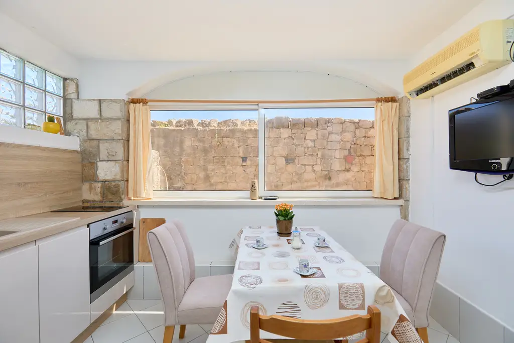 Dubrovnik City Apartment for 3 Guests