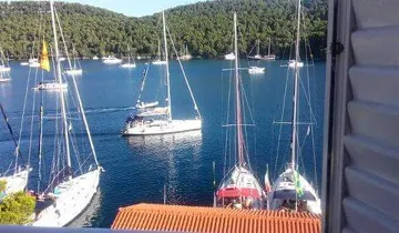 Apartment for 2 Guests with Sea View in Polače