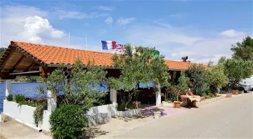 Apartment for 2 Guests with Sea View in Polače