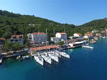 Apartment for 2 Guests with Sea View in Polače