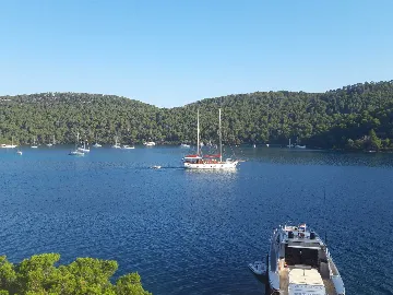 Apartment for 2 Guests with Sea View in Polače